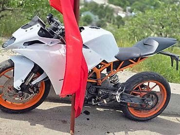 велосипед мото: Мотоцикл спорт-класса KTM RC: легкая трубчатая рама оранжевого цвета — 4