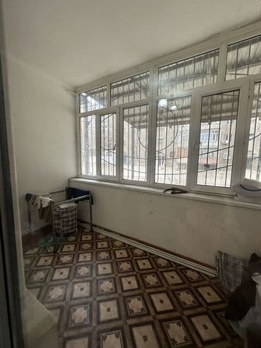 квартира бишкек 2 комната: Сатам Дүкөн Турак үйдө, 130 м², Ремонт талап кылынат, Эшиги өзүнчө, 1 кабат — 2