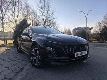 HONGQI — интерьер автомобиля, современный и технологичный -