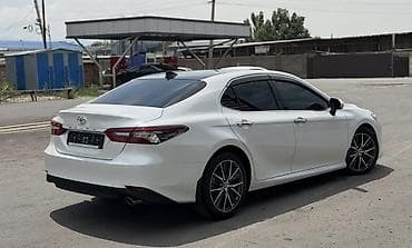 барта: Toyota Camry: 2023 г., Автомат, Бензин, Седан — 3