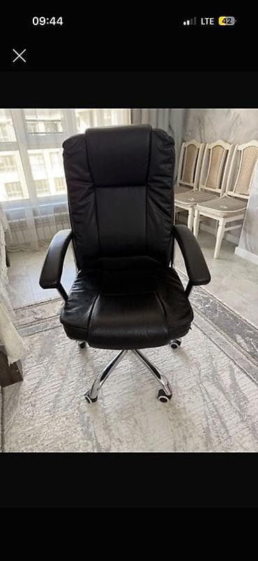 Офис креслолору: Офис креслолор, Дөңгөлөктүү, түсү - Кара, Экокожа — 1