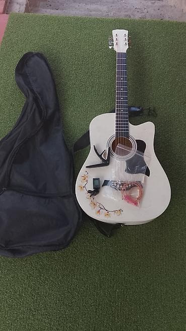 Акустическая гитара 6‑струнная с вырезом (cutaway), цвет белый