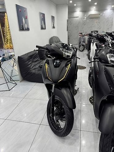 Тип скутера Honda, 150 куб. см, Бензин — 1