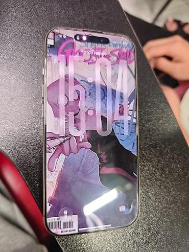 iphon 5: IPhone 16 Pro, Б/у, 128 ГБ, Золотой, Чехол, 90 % — 1