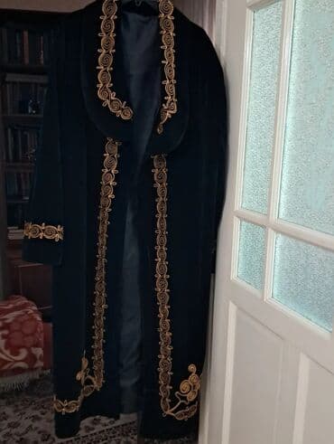 домашние халаты больших размеров: Чапан/халат традиционный длинный из бархата с богатой вышивкой — 1