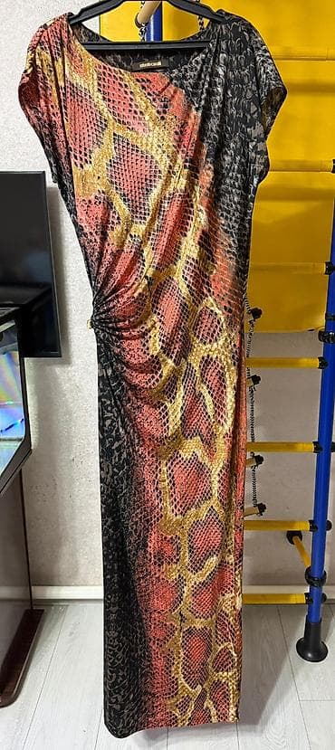 roberto cavalli: Платье Roberto Cavalli, макси, с авторским анималистичным принтом под — 1
