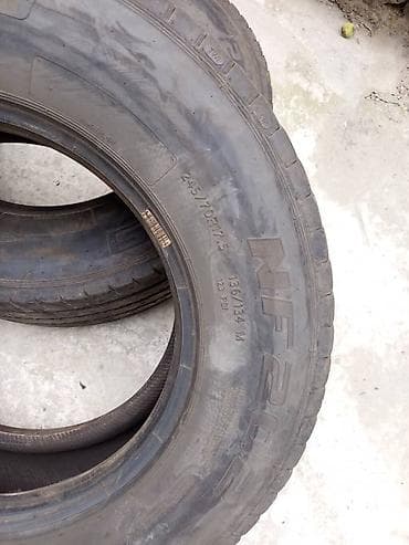 асфальт рез: Bridgestone R-DRIVE 002 — грузовые шины для задний и ведущей оси — 6