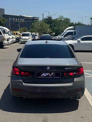 изменить номер о: BMW 520: 2020 г. — 7