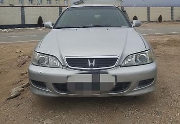 Honda Accord: 2002 г., 1.8 л, Механика, Газ, Седан