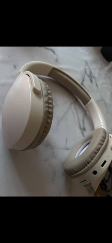 сумка для ноутбука 15 женская: Беспроводные накладные наушники, бежево‑кремовый цвет. Особенности: - — 2