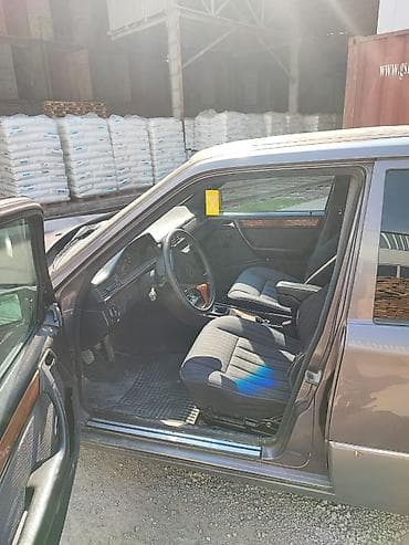 времени: Mercedes-Benz E-Class: 1991 г., 2.3 л, Механика, Бензин, Седан — 8