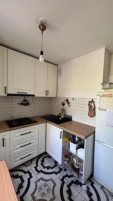 сдайу квартира: 3 комнаты, 57 м², 6 мкр 104 серия, 2 этаж, Требуется ремонт — 7