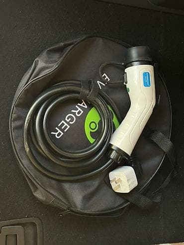 Портативное зарядное устройство для электромобиля (EV Charger) с
