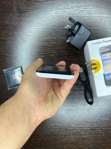 лампа телефон: Huawei Ascend D1, Жаңы, 4 ГБ, түсү - Ак, 1 SIM — 4