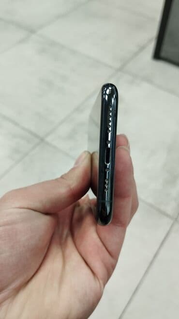 iphone 11pri: IPhone 11 Pro, Matte Midnight Green — 8