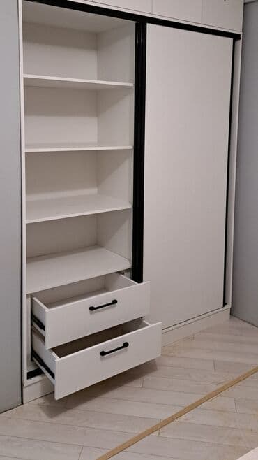 бишкек эмерек: Буйрутма эмеректер, Конок бөлмөсү, Үстөл үстү, Шкаф, Илгичтер — 17