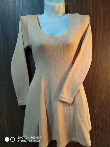 прокат вечерних платьев больших размеров: Продаю очень красивое, вечернее платье нос гипюровой накидкой. Размер — 19