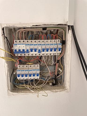 работа электромонтаж: Электрик | Монтаж выключателей, Монтаж проводки, Монтаж розеток Больше 6 лет опыта — 3