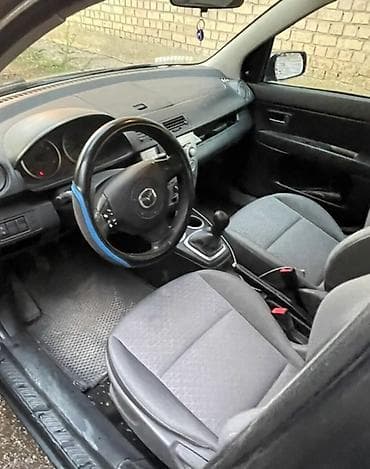 Транспорт: Mazda Verisa: 2006 г., 1.5 л, Механика, Бензин, Хэтчбэк — 7