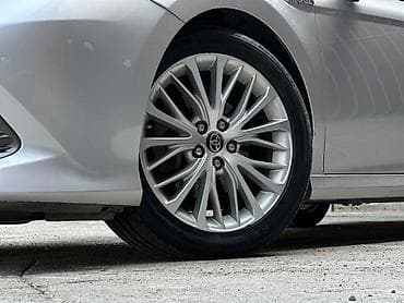 70: Toyota Camry: 2017 г., 2.5 л, Вариатор, Гибрид, Седан — 7