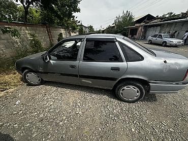 byd e9 2025: Opel Vectra: 1993 г., 1.6 л, Механика, Бензин, Хэтчбэк — 2