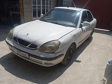 Daewoo Nubira: 2000 г., 1.6 л, Механика, Бензин, Седан — 2