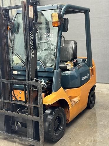 штамп 15: Погрузчик, Toyota, Колесный, Вилочный — 1