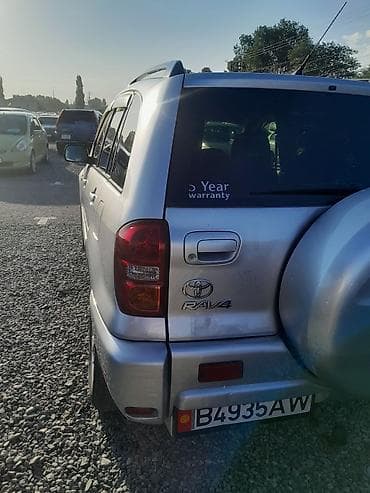 Toyota RAV4: 2003 г., 1.8 л, Механика, Бензин — 3