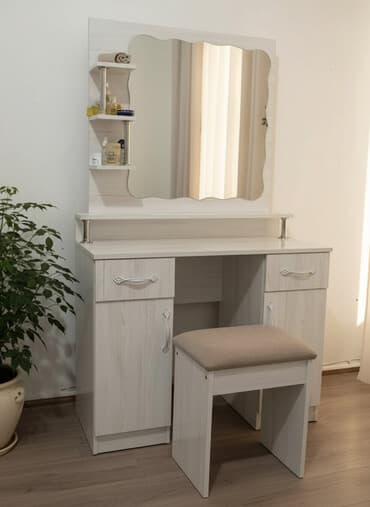 кухонные мебели б у: Спальный гарнитур, Б/у, Двуспальная кровать, Трюмо, Шкаф, Самовывоз, цвет - Белый — 1