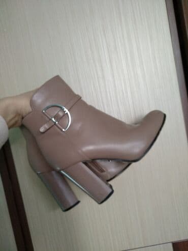 сапоги из натурального меха и кожи: Сапоги, 37, Lino Marano, Б/у, цвет - Бежевый, Самовывоз — 1