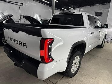 tayota 4ranner: Toyota Тундра: 2022 г., 5.7 л, Автомат, Бензин, Внедорожник — 4