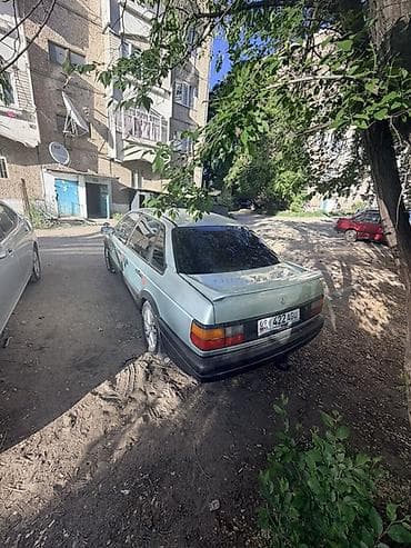 Volkswagen: Volkswagen Passat: 1990 г., Седан — 4