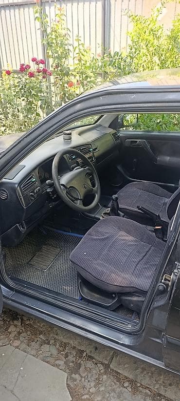 Продажа авто: Volkswagen Golf: 1993 г., 1.6 л, Механика, Бензин, Хэтчбэк — 5
