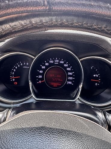 byd e6: Kia Ceed: 2013 г., 1.6 л, Механика, Бензин, Хэтчбэк — 10