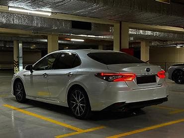 Toyota Camry: 2022 г., 2.5 л, Вариатор, Гибрид, Седан — 4