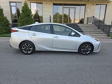 Продажа авто: Toyota Prius: 2019 г., 1.8 л, Вариатор, Гибрид, Хэтчбэк — 2