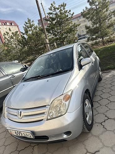 Toyota Ist: 2003 г., 1.3 л, Автомат, Бензин, Универсал