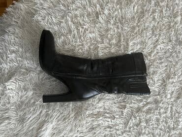 Киреге берилүүчү кийимдер: Продаю сапоги в отличном состоянии.Зима — 1
