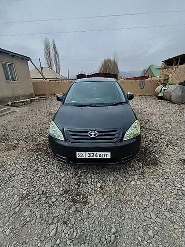 Toyota Ipsum: 2001 г., 2.4 л, Автомат, Газ, Минивэн