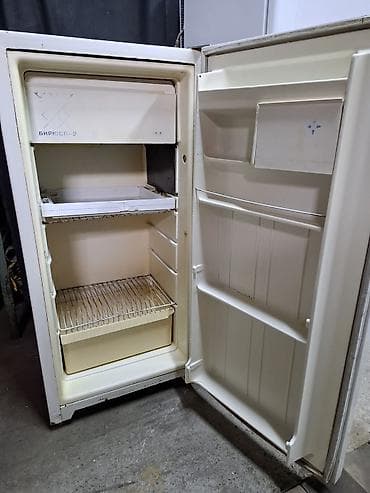 морозильные камера: Холодильник Biryusa, Однокамерный, De frost (капельный), 57 * 125 * 57 — 2