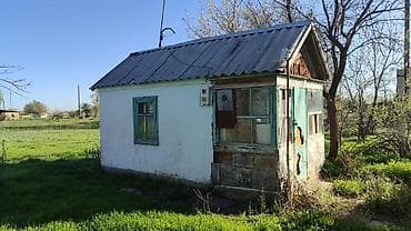 сдаю котедж: Небольшой дачный домик с летней верандой. - Конструкция: одноэтажный — 1