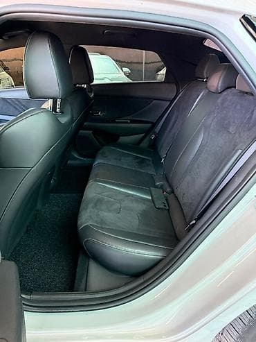 Hyundai Elantra: 2022 г., 2 л, Автомат, Бензин, Седан — 9