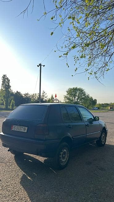 газел ош: Volkswagen Golf: 1993 г., 1.8 л, Ручные, Бензин, Хэтчбэк — 4