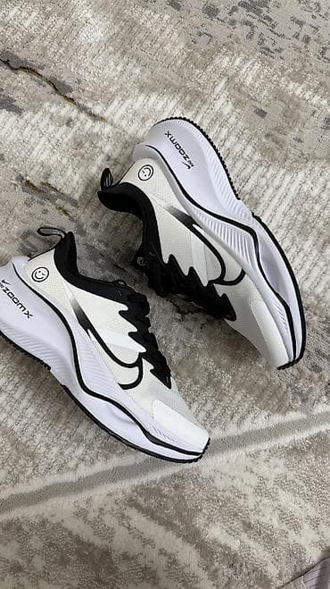 nike react: Кроссовки Nike ZoomX (белые с чёрным) - Модель с амортизацией ZoomX — 4