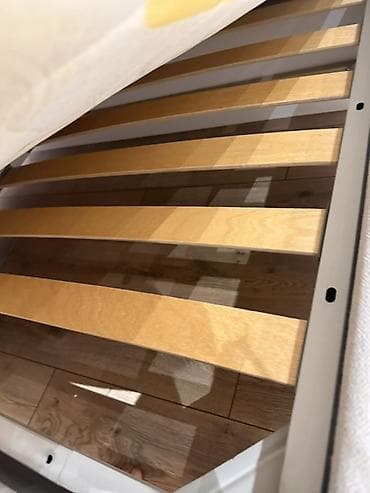 продаю мягкий мебель: Двуспальная кровать, С мягким изголовьем, длина - 200 см — 1