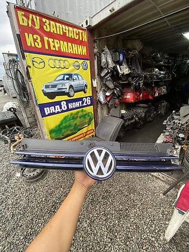 решотка венто: Решётка радиатора Volkswagen с центральной эмблемой VW. - — 1