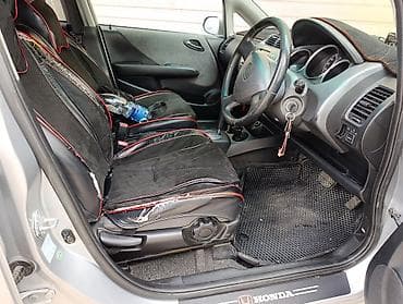 Продажа авто: Honda Fit: 2003 г., 1.3 л, Вариатор, Бензин, Хэтчбэк — 3