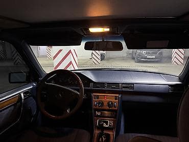 mersedes e55: Mercedes-Benz W124: 1993 г., 2.2 л, Ручные, Бензин, Седан — 6