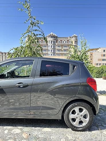 сед: Chevrolet Spark: 2019 г., 1 л, Автомат, Бензин, Седан — 3