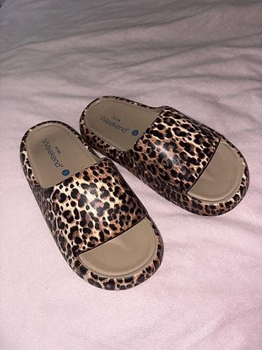леопард: Женские шлёпанцы Weekend с леопардовым принтом - Модель: слайдеры с — 2